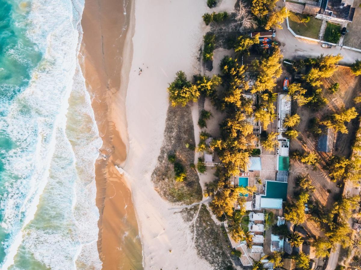 Liquid Dive Adventures Bed and Breakfast Praia do Praia do Tofo Exteriör bild