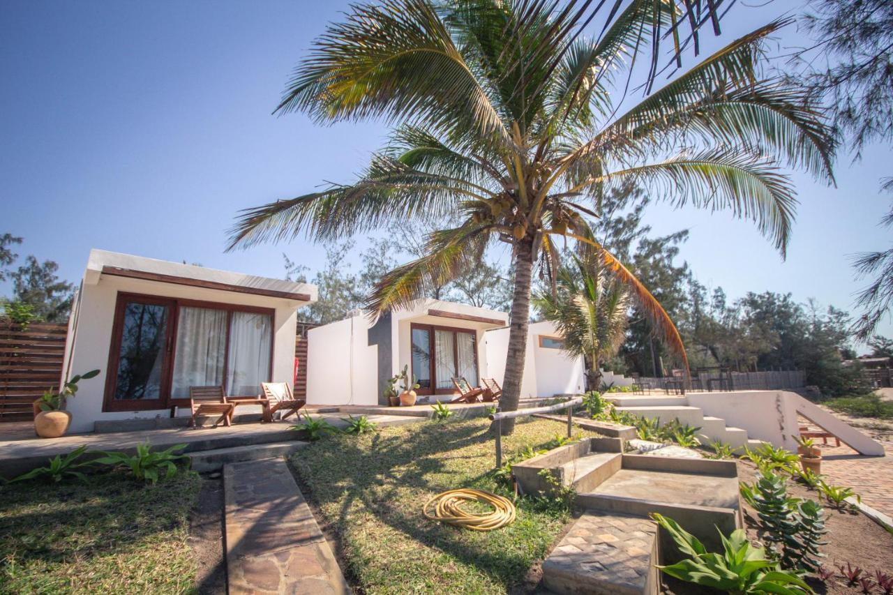 Liquid Dive Adventures Bed and Breakfast Praia do Praia do Tofo Exteriör bild